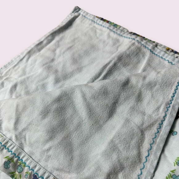 Vintage Disney Mickey And Minnie Mouse Light Blue Outdoor Mushroom Scene Blanket - Picture 4 of 6